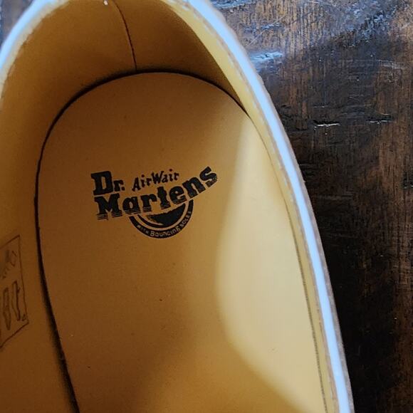 Dr. MARTENS 91461‎ WOMEN'S White PATENT LEATHER OXFORD SHOES size 10 - Picture 6 of 11